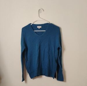 Kinross Cashmere V-Neck Women's Sweater